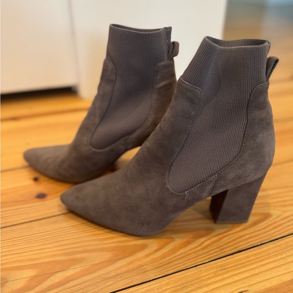 Steve Madden Richter Taupe Gray Suede Ankle Sock Booties - Picture 1 of 4